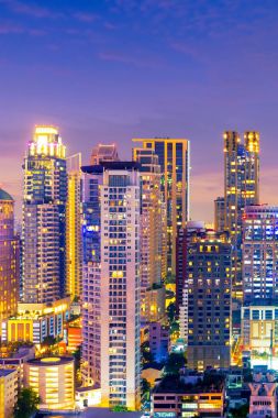 Modern ofis iş iş bölgesinde büyük şehir Bina Cityscape bakış