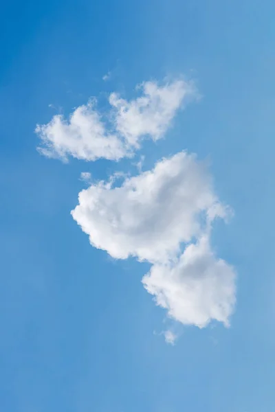Nature white cloud on blue sky background in daytime — Stock Photo, Image
