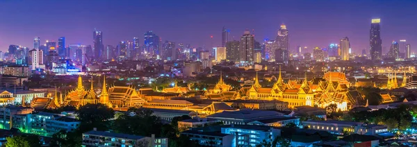 Panorama view of Grand palace and Wat phra keaw or Emerald Buddha temple — Stock Photo, Image