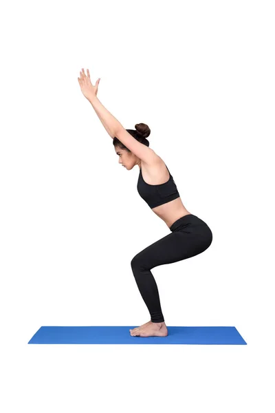 Mujer sana ejercitando yoga aislada con recorte de camino sobre fondo blanco —  Fotos de Stock