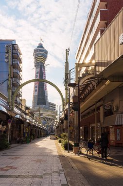  Tsutenkaku Kulesi Kasım 29,2016. Bir kule ve Osaka, Japonya'nın tanınmış Simgesel Yapı ve Hitachi tanıtır
