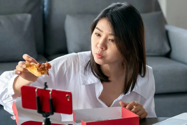 Las Mujeres Trabajadoras Negocios Asiáticas Trabajan Desde Casa Durante Crisis — Foto de Stock