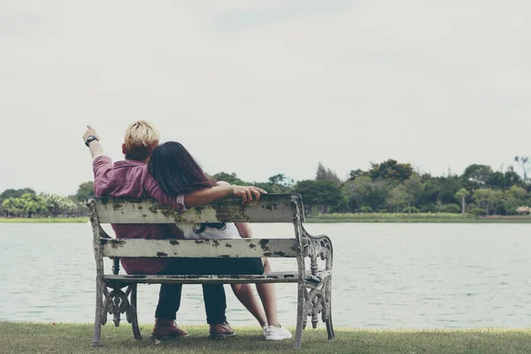 Amante cair no amor juntos — Fotografia de Stock