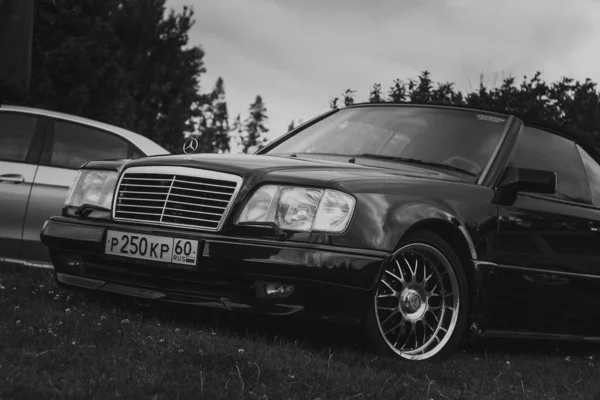 MB w124 e500 AMG estilo de postura — Fotografia de Stock