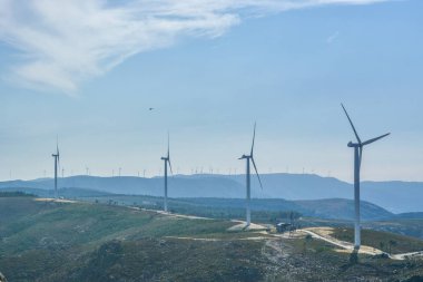 yel değirmeni elektrik jeneratör kule