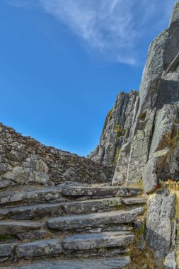 Büyük dikey Granit kayalar