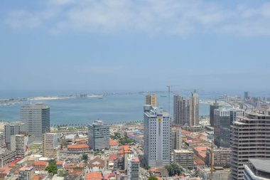 Luanda Körfezi, Luanda Limanı, Angola 'daki marjinal ve merkezi binaların havadan görünüşü