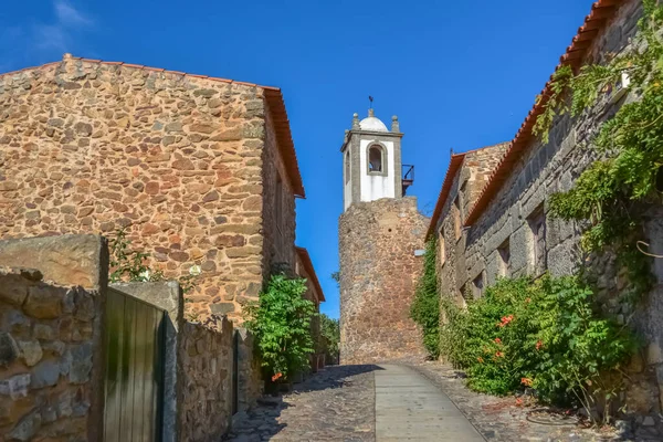 Вид на внутрішню фортецю на середньовічне село Фігейра-де-Кастело-Родріго та середньовічні будівлі — стокове фото