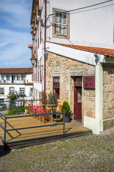 Вид на класичні традиційні міські будівлі на місті Візеу в центрі міста (Португалія). — стокове фото