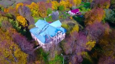 Komünistler altında Rus homestead öncü kampıydı. Şimdi terk. 