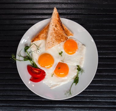 croutons sahanda yumurta