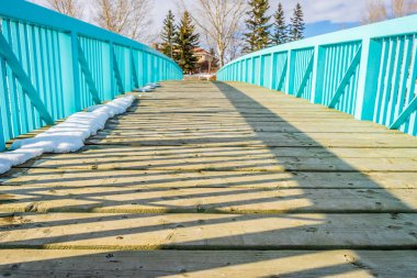 Kanal üzerinde yaya köprüsü