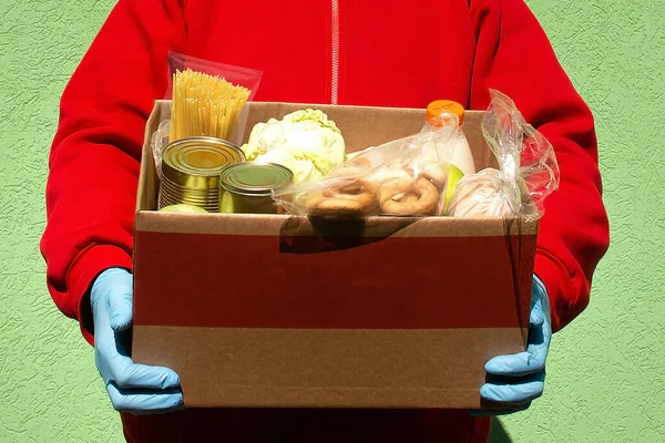 Yiyecek kutusu, gıda bağışı, koronavirüs.