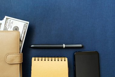 Tablo ve iş ögelerinin üst görünümü