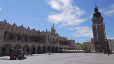 Zaman atlamalı Main Market Square ve Cloth Hall, Krakow, Polonya.