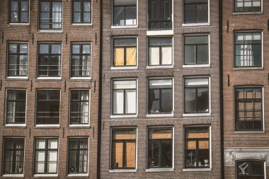 Amsterdam'da bir eski evlerin Windows