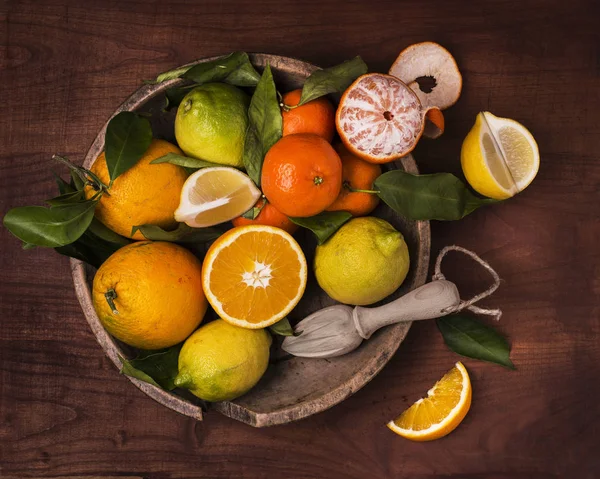 narenciye meyve natürmort sepet. Tat ve renk