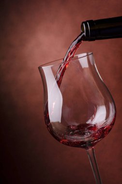 kırmızı şarap splash