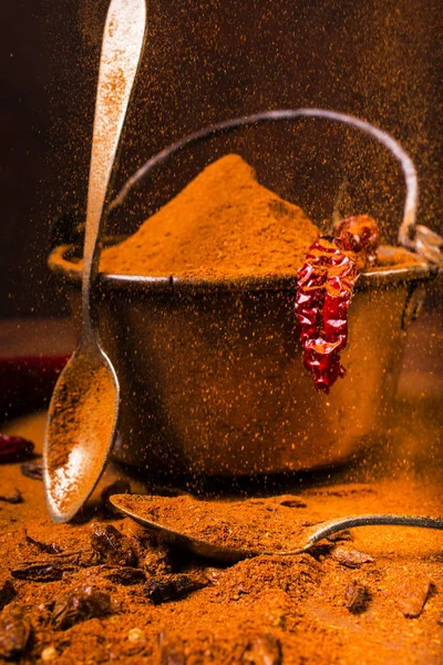 Zátiší, červené kořeněné chilli — Stock fotografie