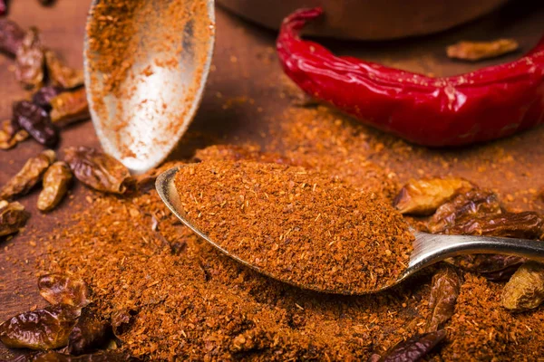 Zátiší, červené kořeněné chilli — Stock fotografie
