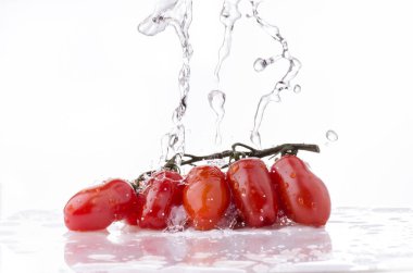 su sıçramalarına ile taze kırmızı domates