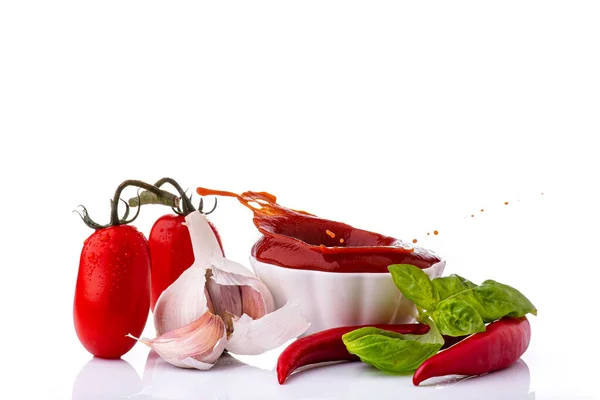 Aislado Del Fondo Blanco Verduras Ingredientes Frescos Una Sartén Con — Foto de Stock