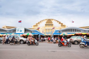 Merkez pazar veya Phsar Thmei.