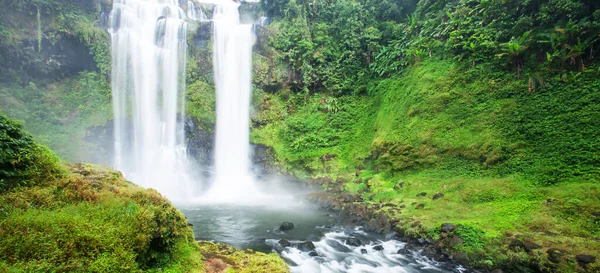 Pittoreska Tropiska Vattenfall Sommaren Morgon Som Ligger Bolaven Plateau South — Stockfoto