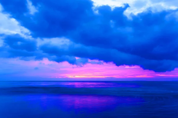 Picturesque Tropical Seascape Dusk Dramatic Clouds Sunset Sky Backgrounds Long — Stock Photo, Image