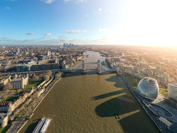 Londres centro vista panorámica aérea: distrito financiero, río Támesis, Belfast, rascacielos, enano y edificios y Catedral de St. Pauls, Puente de la Torre y la Torre —  Fotos de Stock