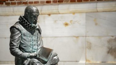 Yazar İspanyol Miguel de Cervantes, Don Kişot yazar'ın heykeli.