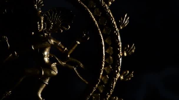 Shiva deity buddhist girando sobre fondo negro — Vídeo de stock