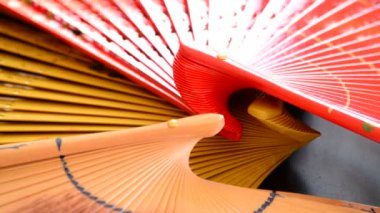 Gyrating geleneksel el fanlar