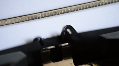 Ifade 14 Şubat Sevgililer günü eski bir el ile daktilo ile yazma