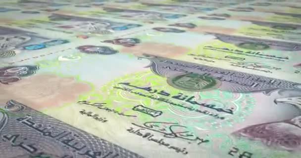 五百年迪拉姆纸币阿拉伯人在屏幕上，现金，轧制循环 — 图库视频影像