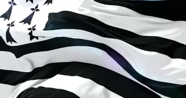 Brittany bayrak Rüzgar yavaş, döngü içinde sallayarak — Stok video