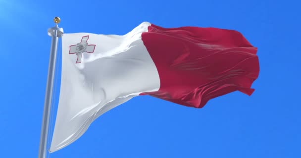 Bandera Malta Ondeando Viento Con Cielo Azul Lento Bucle — Vídeo de stock