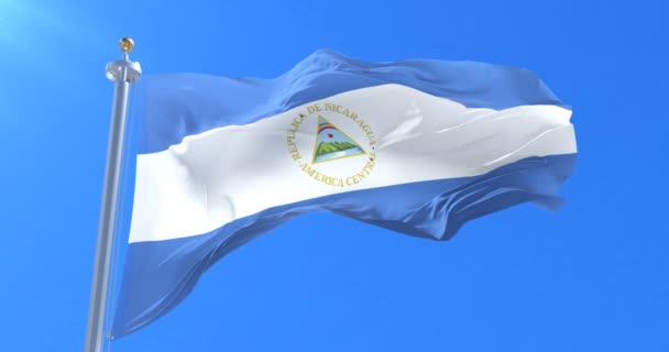Bandera Nicaragua Ondeando Viento Con Cielo Azul Lento Bucle — Vídeos de Stock