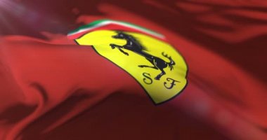 Kırmızı bayrak, Ferrari sallayarak logosu ile yavaş, döngü içinde Rüzgar