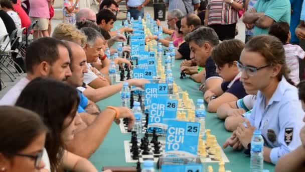 Gente Jugando Ajedrez Torneo — Vídeo de stock