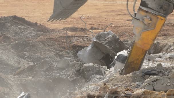 Hammer Excavator Hitting Debris Demolition Some Buildings — Stock Video