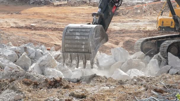 Máquina Excavación Residuos Movimiento Demolición Edificio — Vídeo de stock