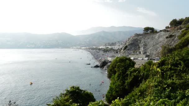 Paisaje Mediterráneo Con Playa Montañas Verano — Vídeos de Stock