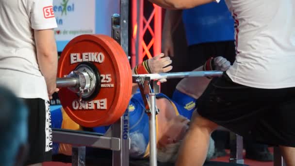 Gewichtheberin Bankdrücken Meisterschaft Powerlifting — Stockvideo