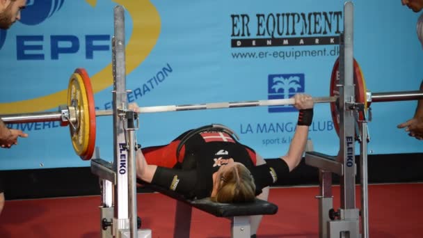 Sollevatore Pesi Durante Campionato Powerlifting Eseguendo Test Stampa Banco — Video Stock