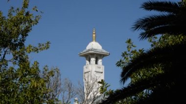 Arap Camii kule ya da Minare yamur bir güneşli gün ile