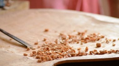 Yeni bir gitar kapağı ile özel bir ölçüm ölçme luthier