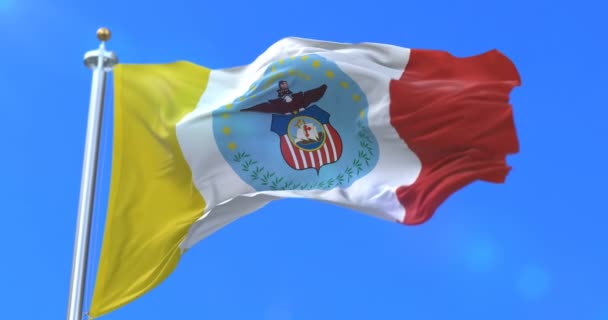コロンバス市の旗 市の米国またはアメリカ合衆国 青い空 風に手を振ってスロー ループ — ストック動画