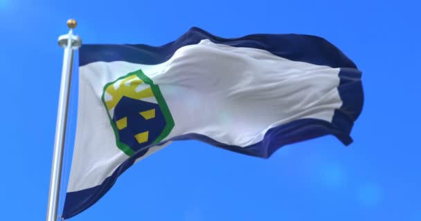 科罗拉多泉城市旗子 美国的城市或美国 挥动在风在蓝天 慢循环 — 图库视频影像