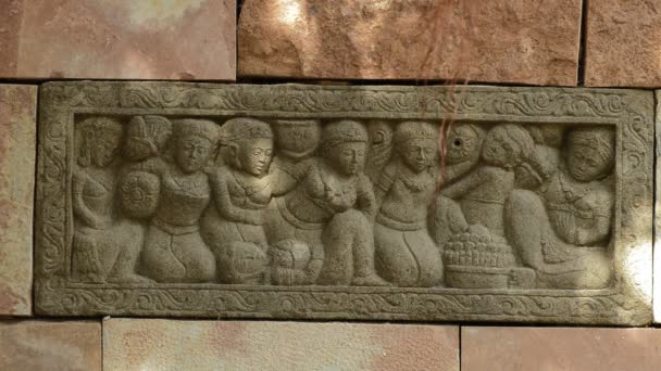 Different Figures Archaeological Asiatic Monument Mural Stone — Stock Video